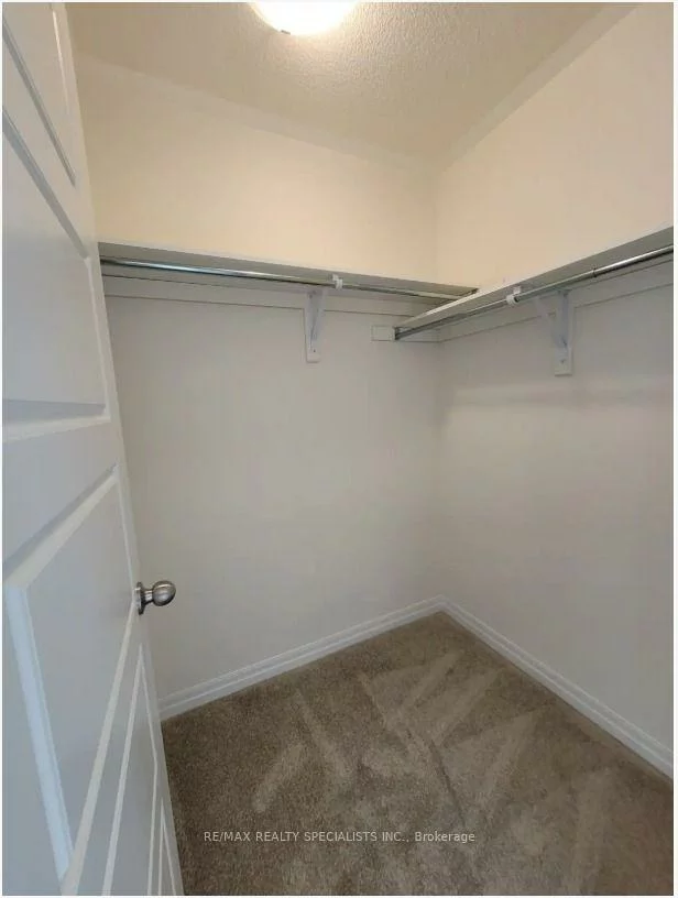 166, Vantage, Woodland Hill, Newmarket