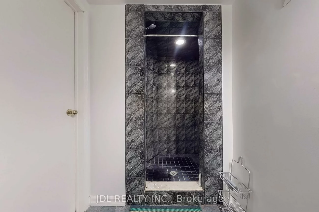 105, Park, Central Newmarket, Newmarket