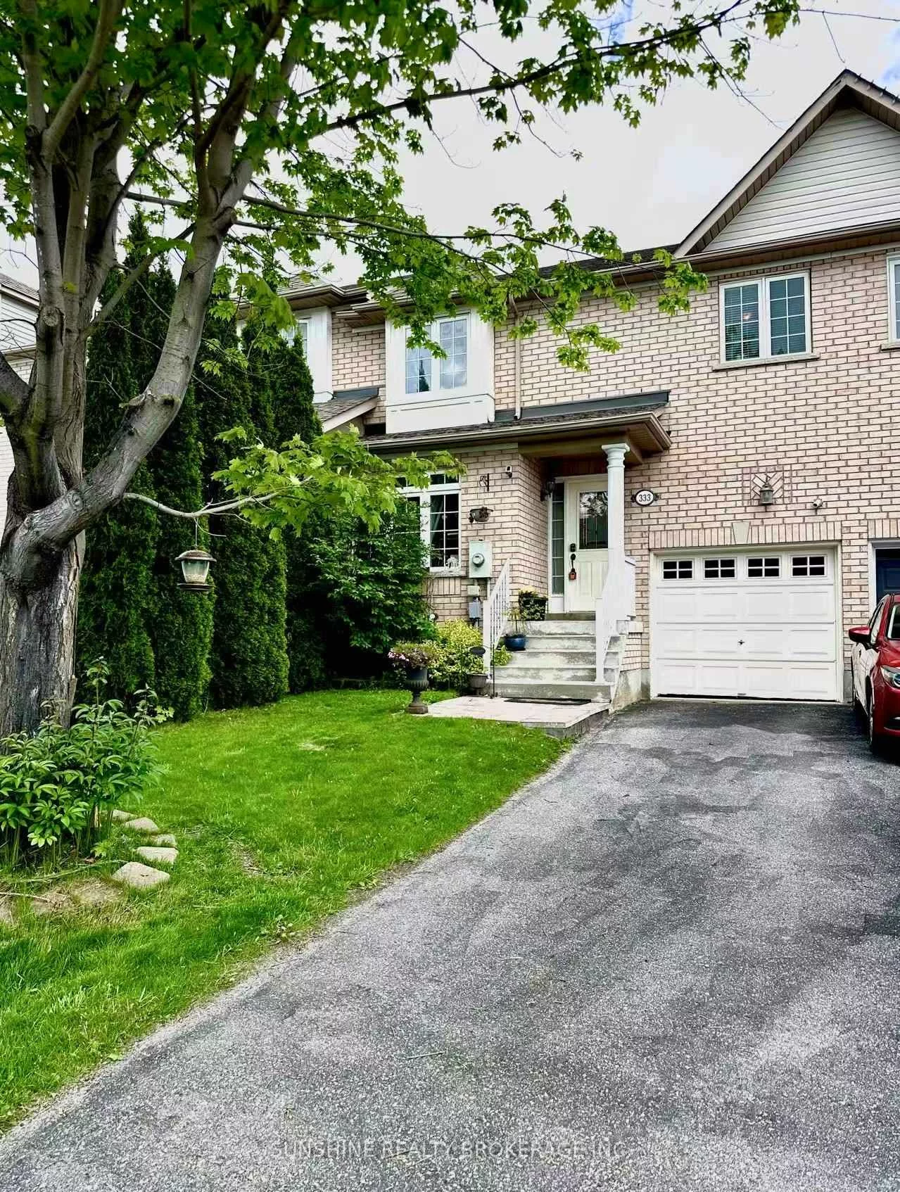 333, Spruce Grove, Woodland Hill, Newmarket