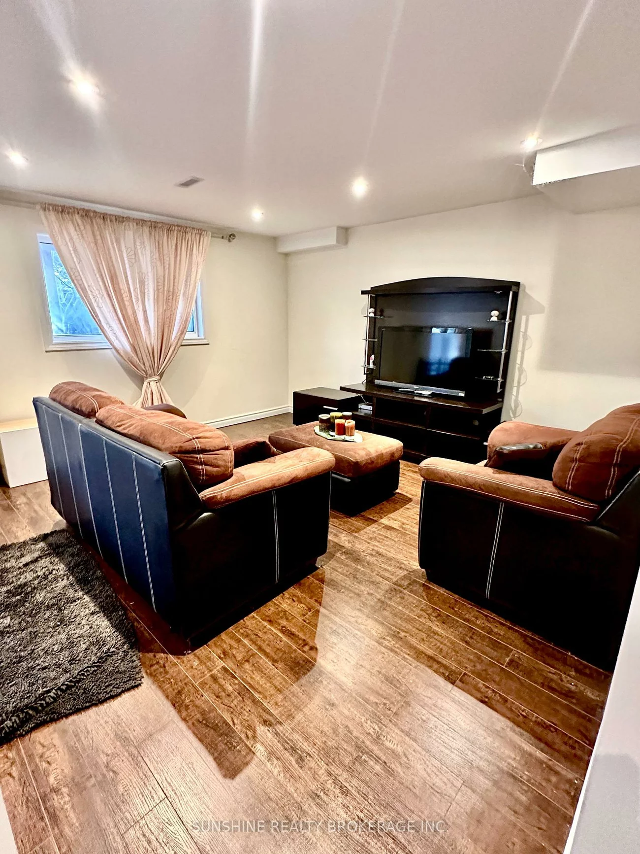 333, Spruce Grove, Woodland Hill, Newmarket