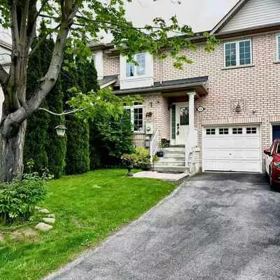333, Spruce Grove, Woodland Hill, Newmarket
