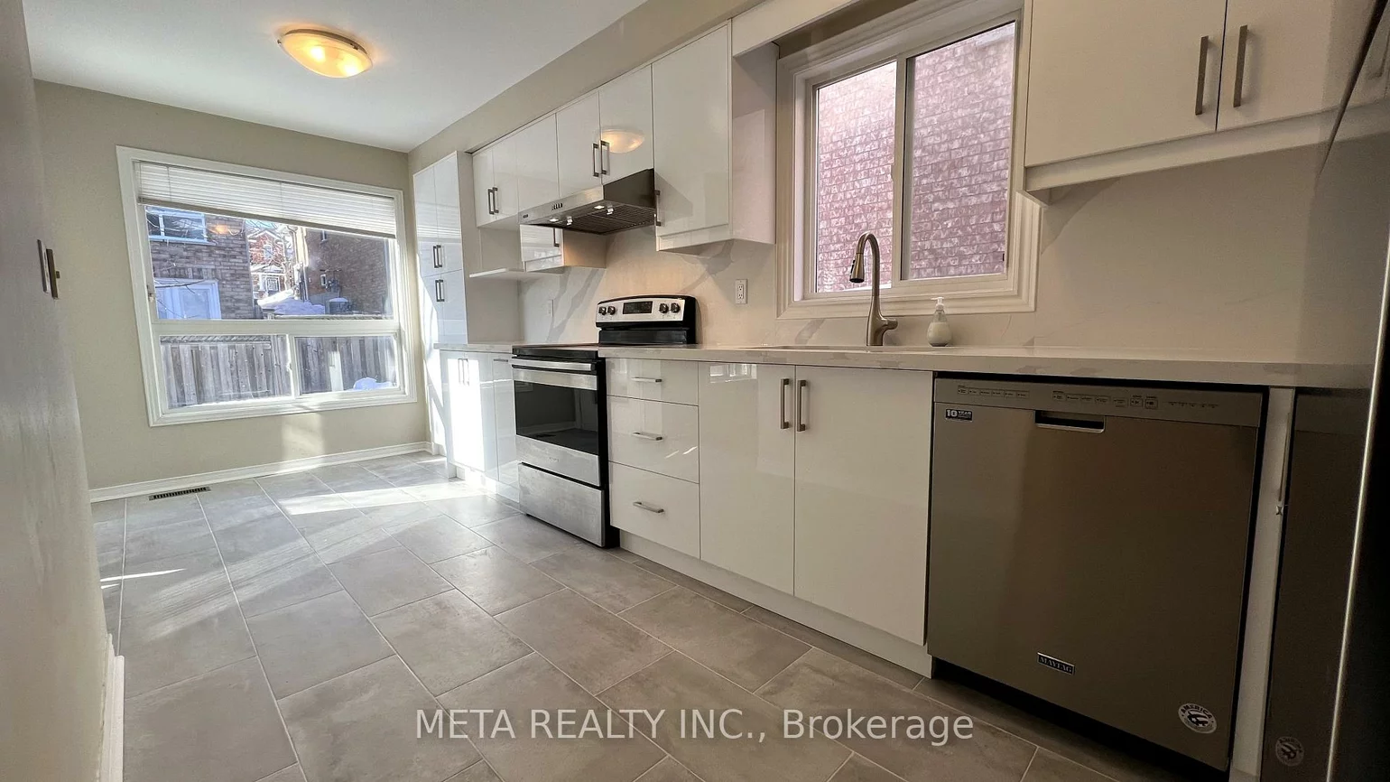 328, Marble, Woodland Hill, Newmarket