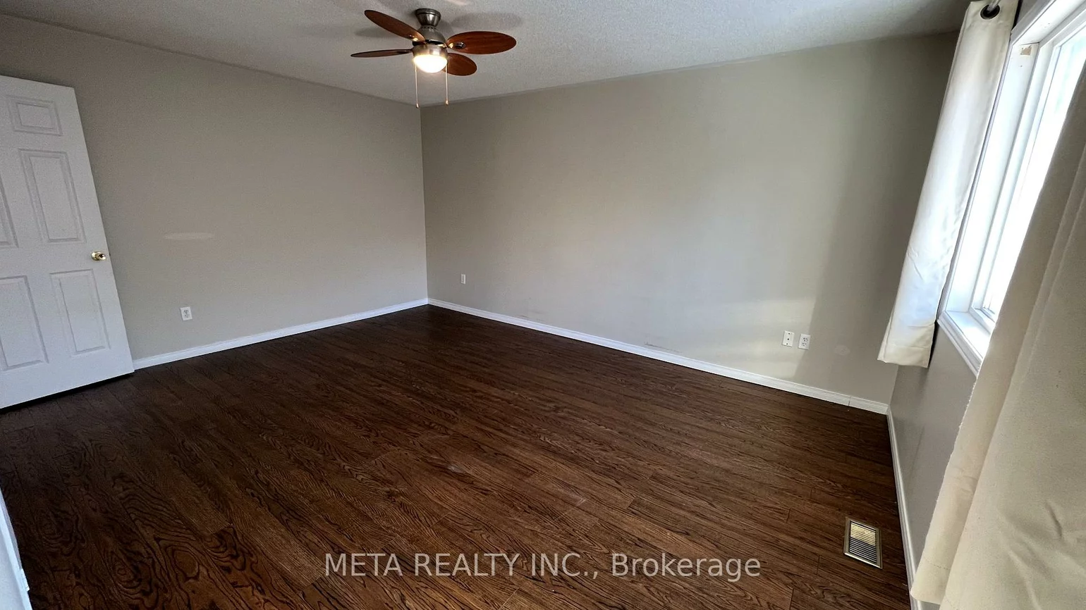 328, Marble, Woodland Hill, Newmarket