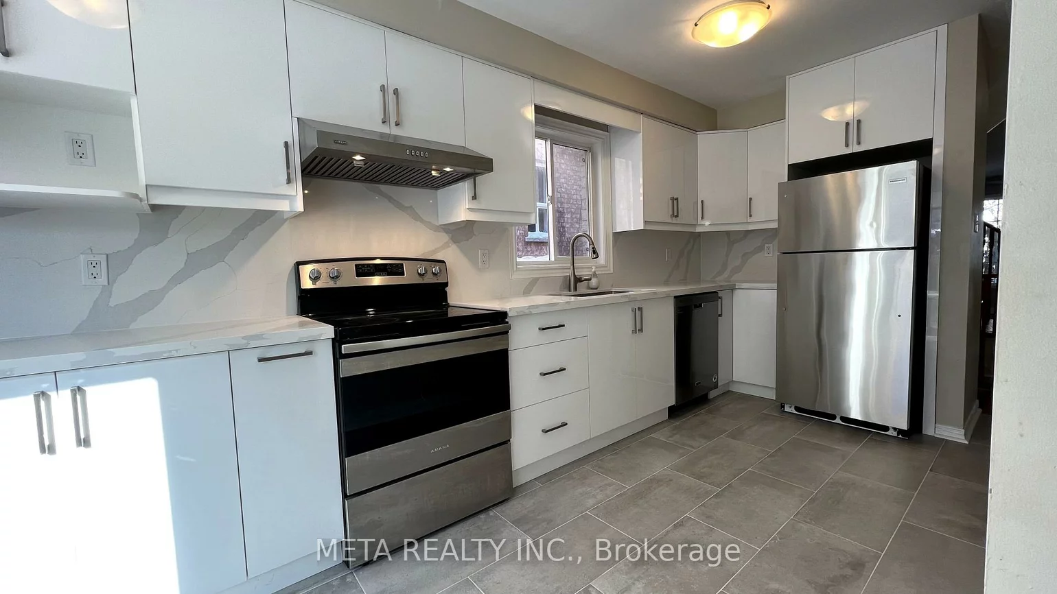 328, Marble, Woodland Hill, Newmarket