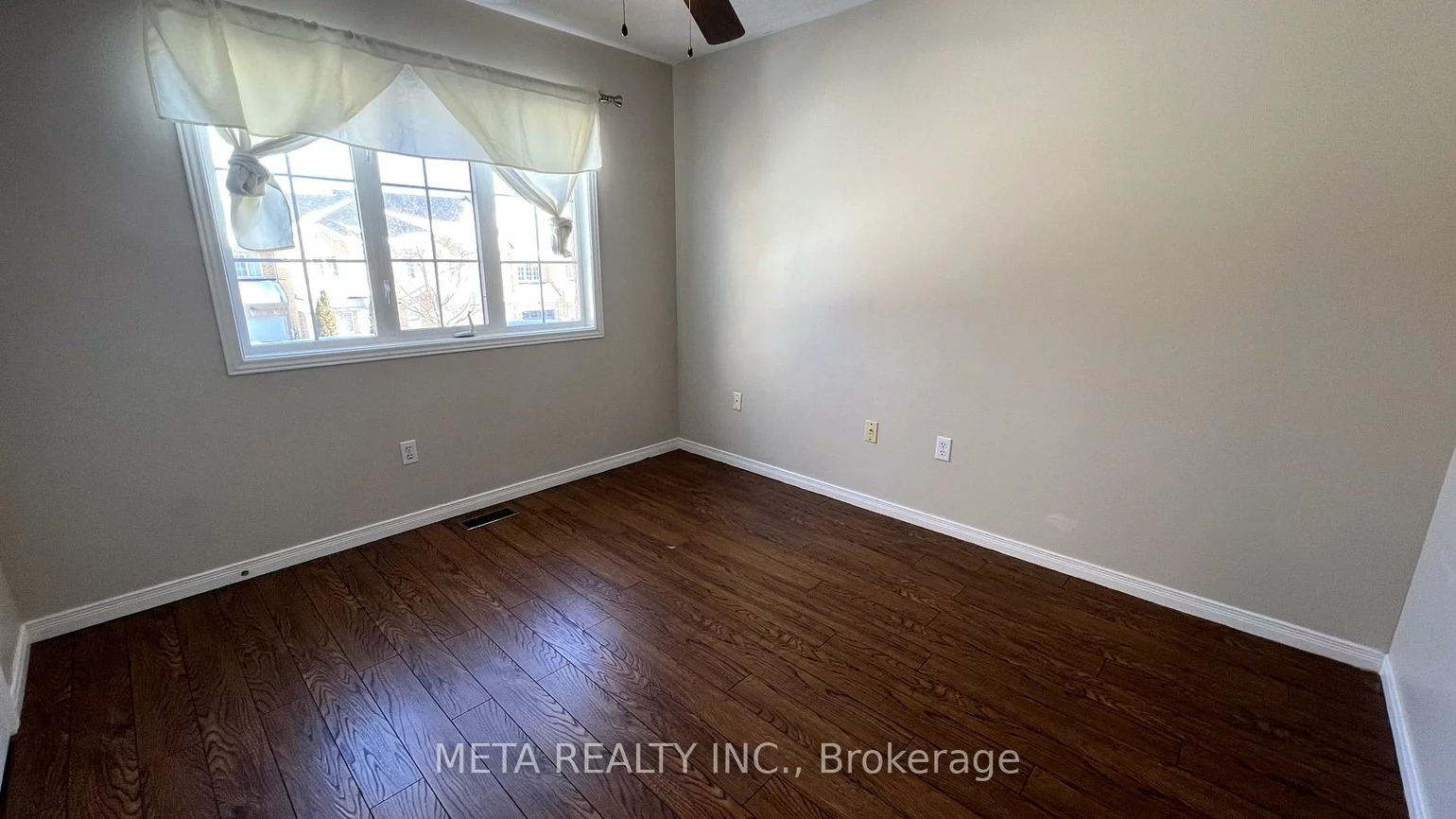 328, Marble, Woodland Hill, Newmarket