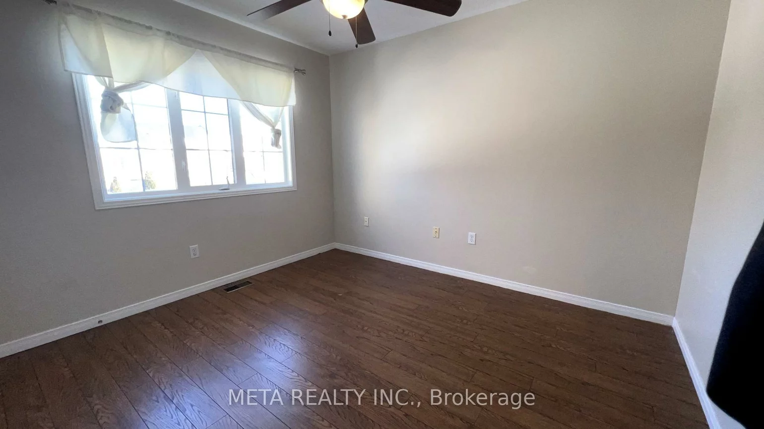 328, Marble, Woodland Hill, Newmarket
