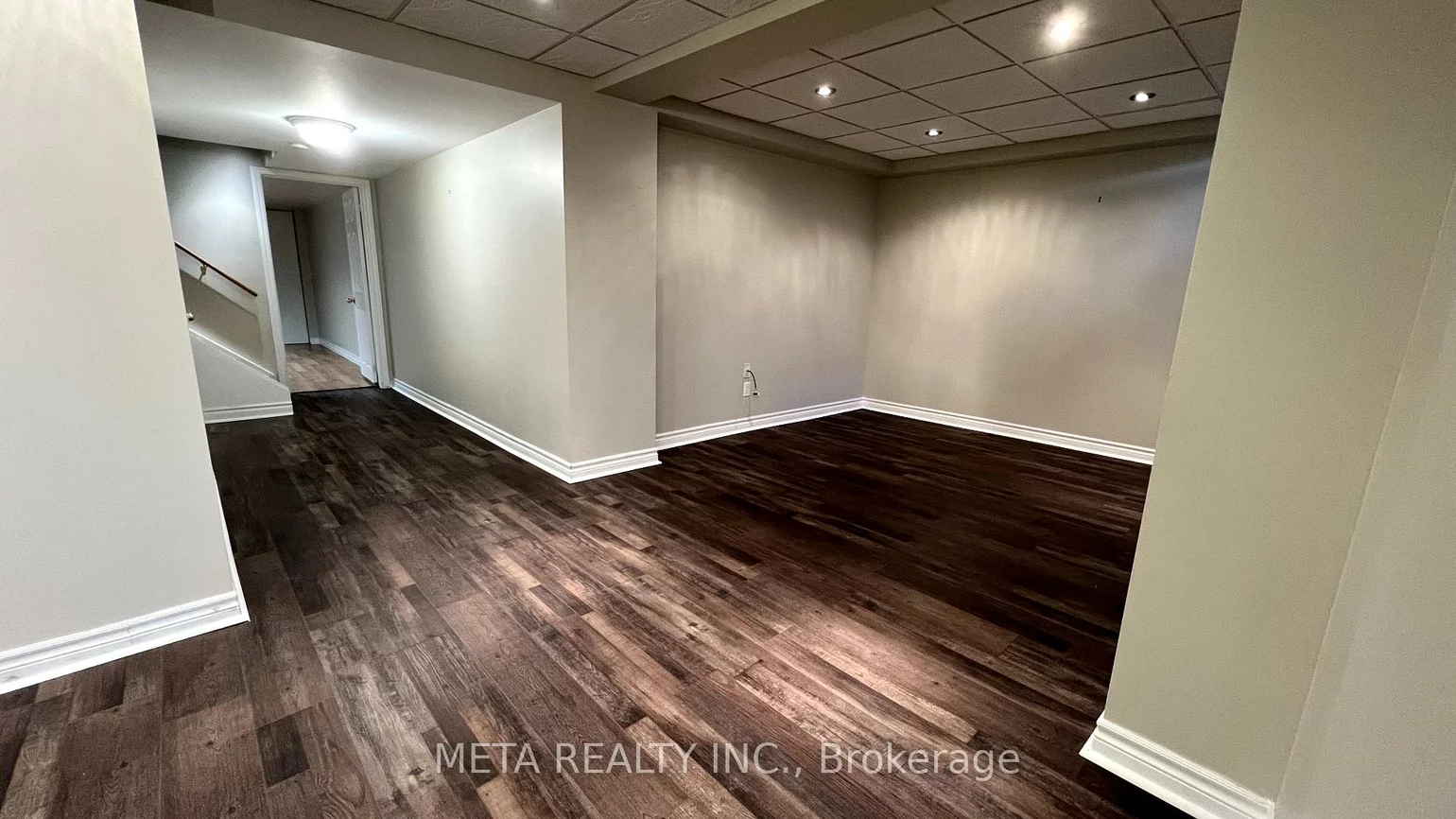 328, Marble, Woodland Hill, Newmarket