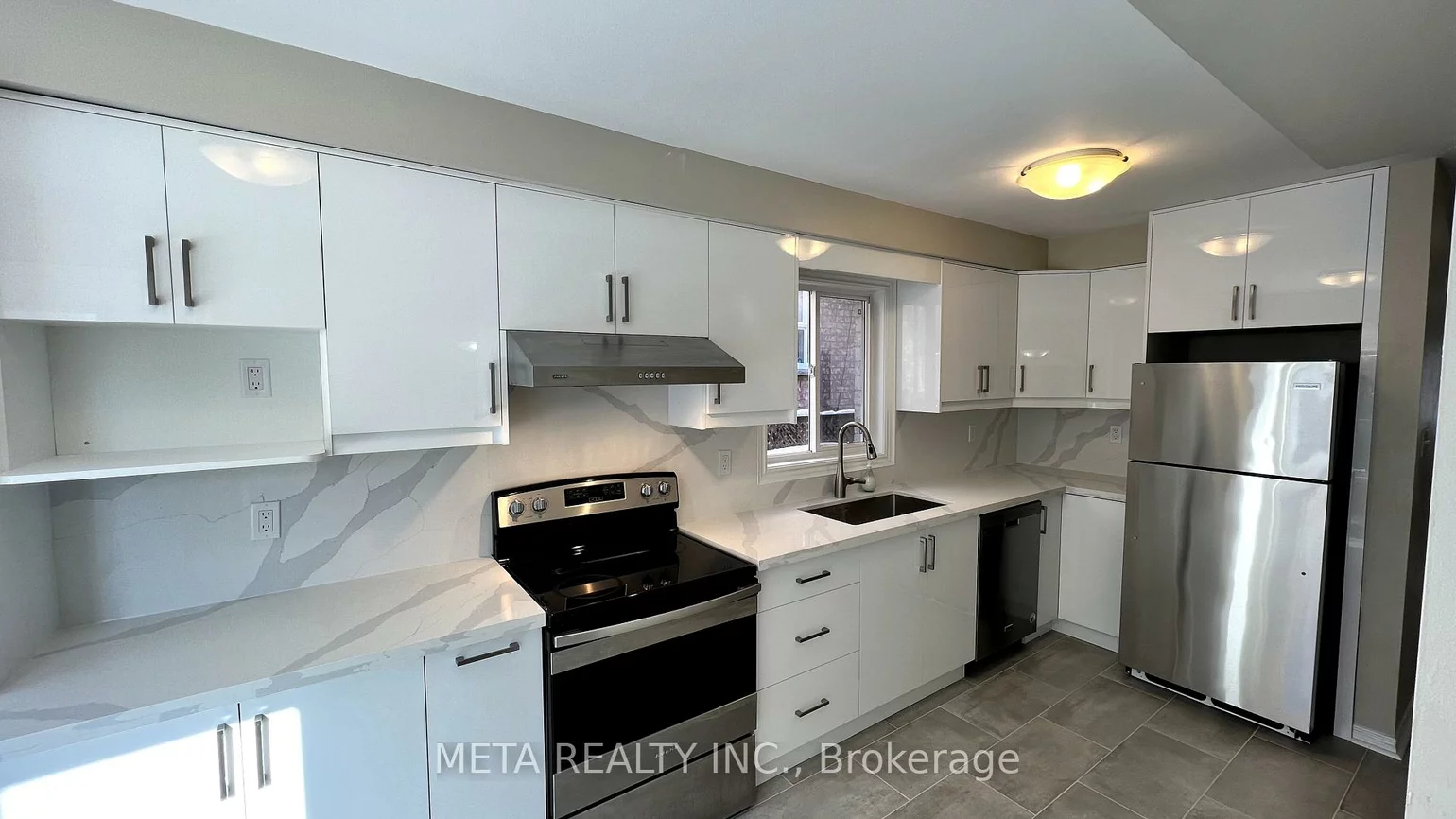 328, Marble, Woodland Hill, Newmarket