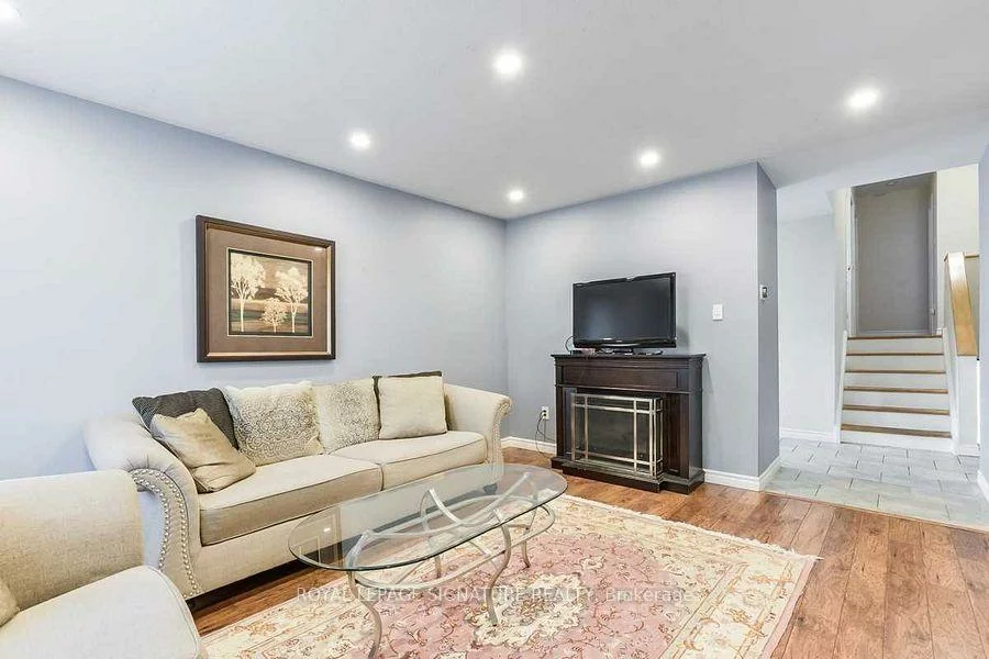 118, Woodpark, Huron Heights-Leslie Valley, Newmarket