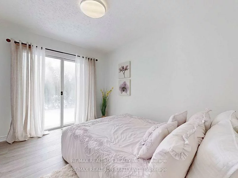 184, Avenue Rd, Central Newmarket, Newmarket