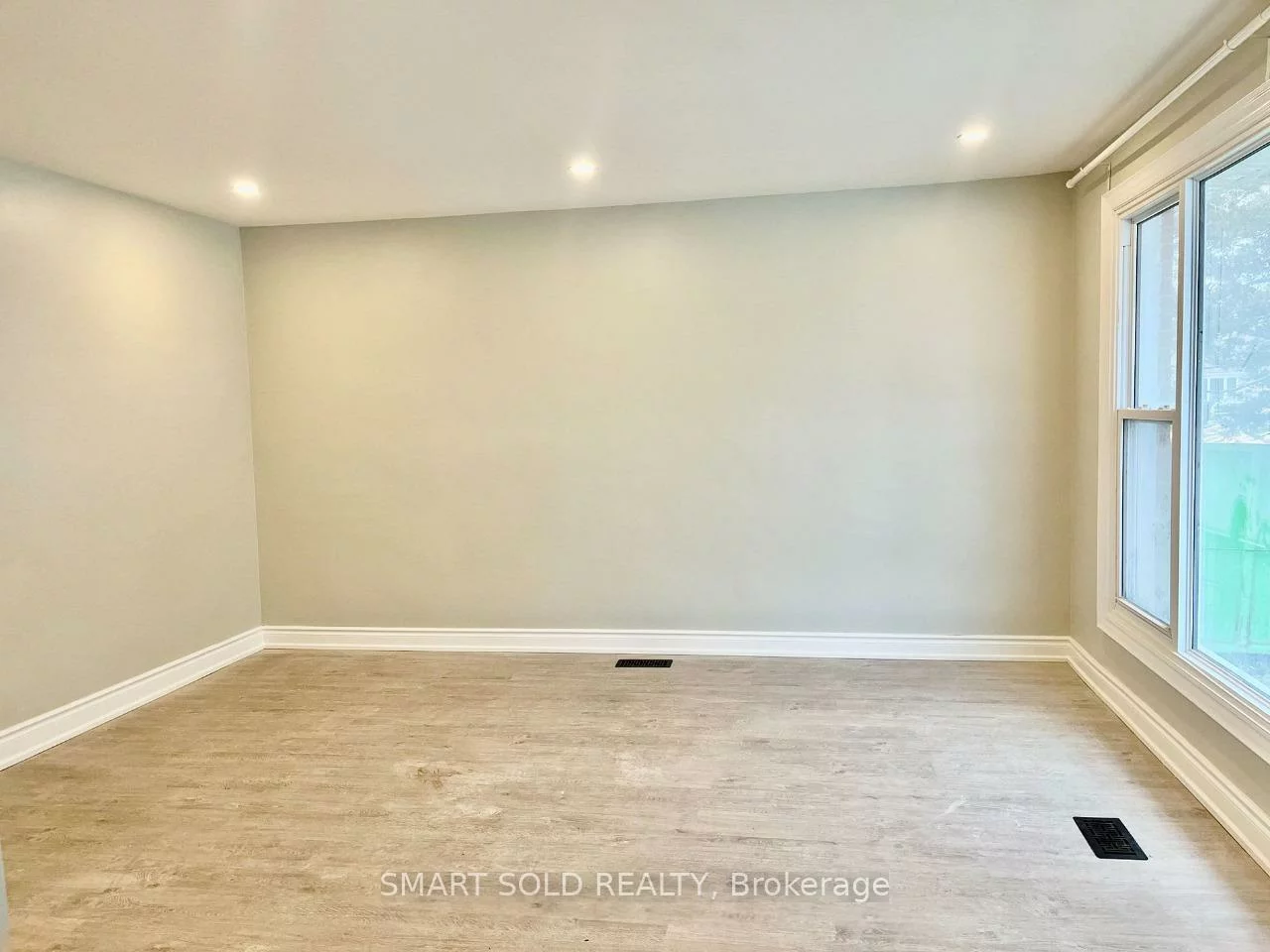 228, Silverbirch, Bristol-London, Newmarket