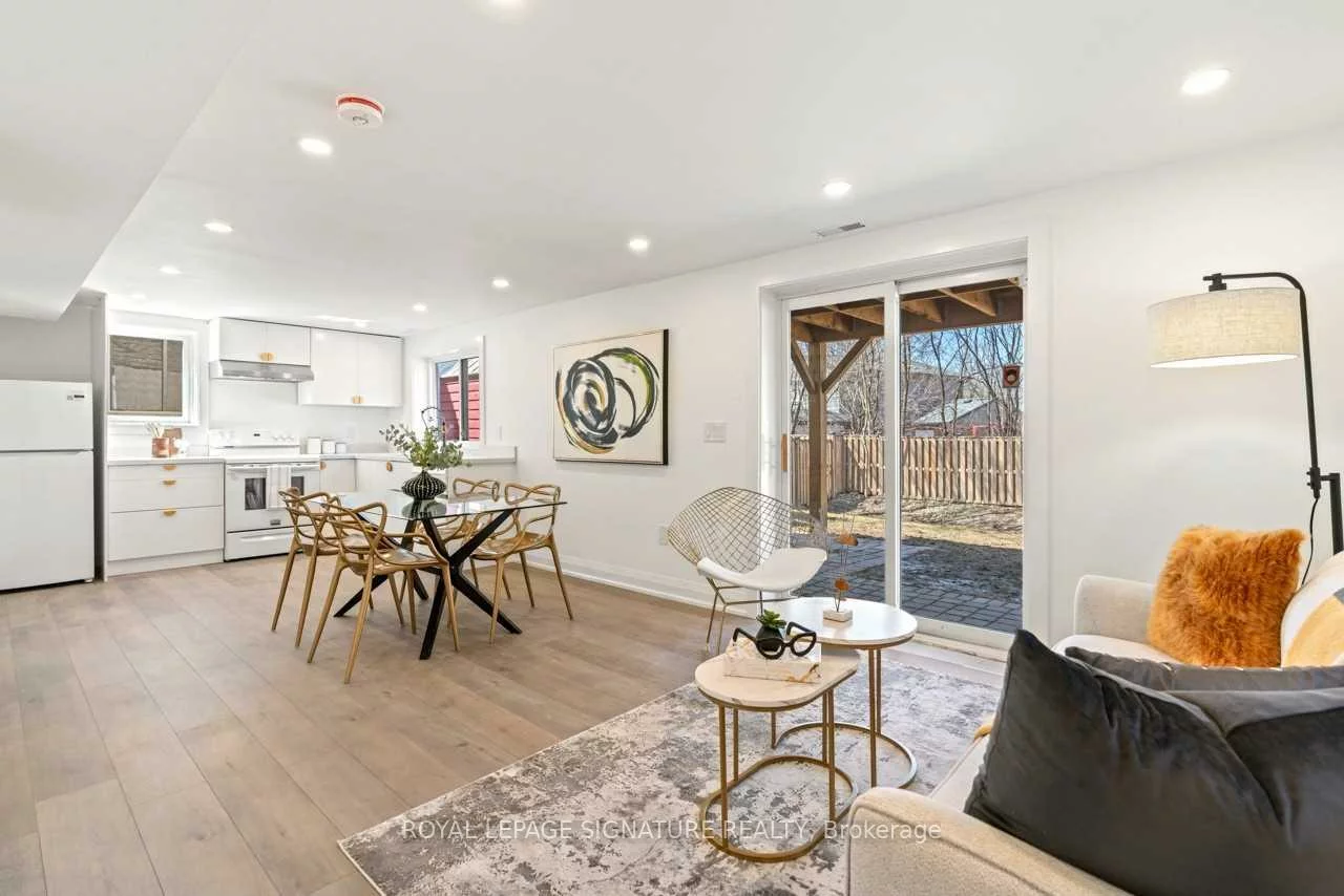 185, Lloyd, Central Newmarket, Newmarket