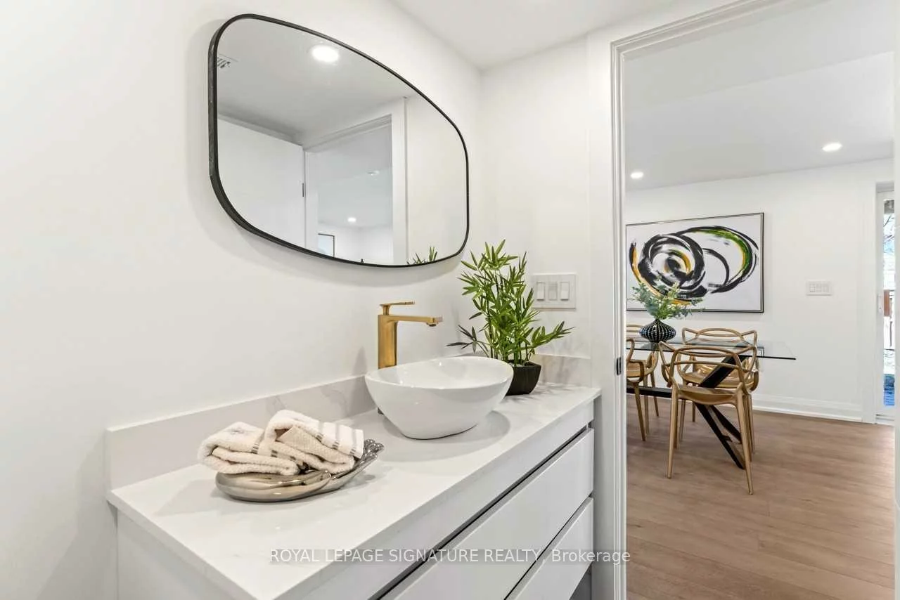 185, Lloyd, Central Newmarket, Newmarket