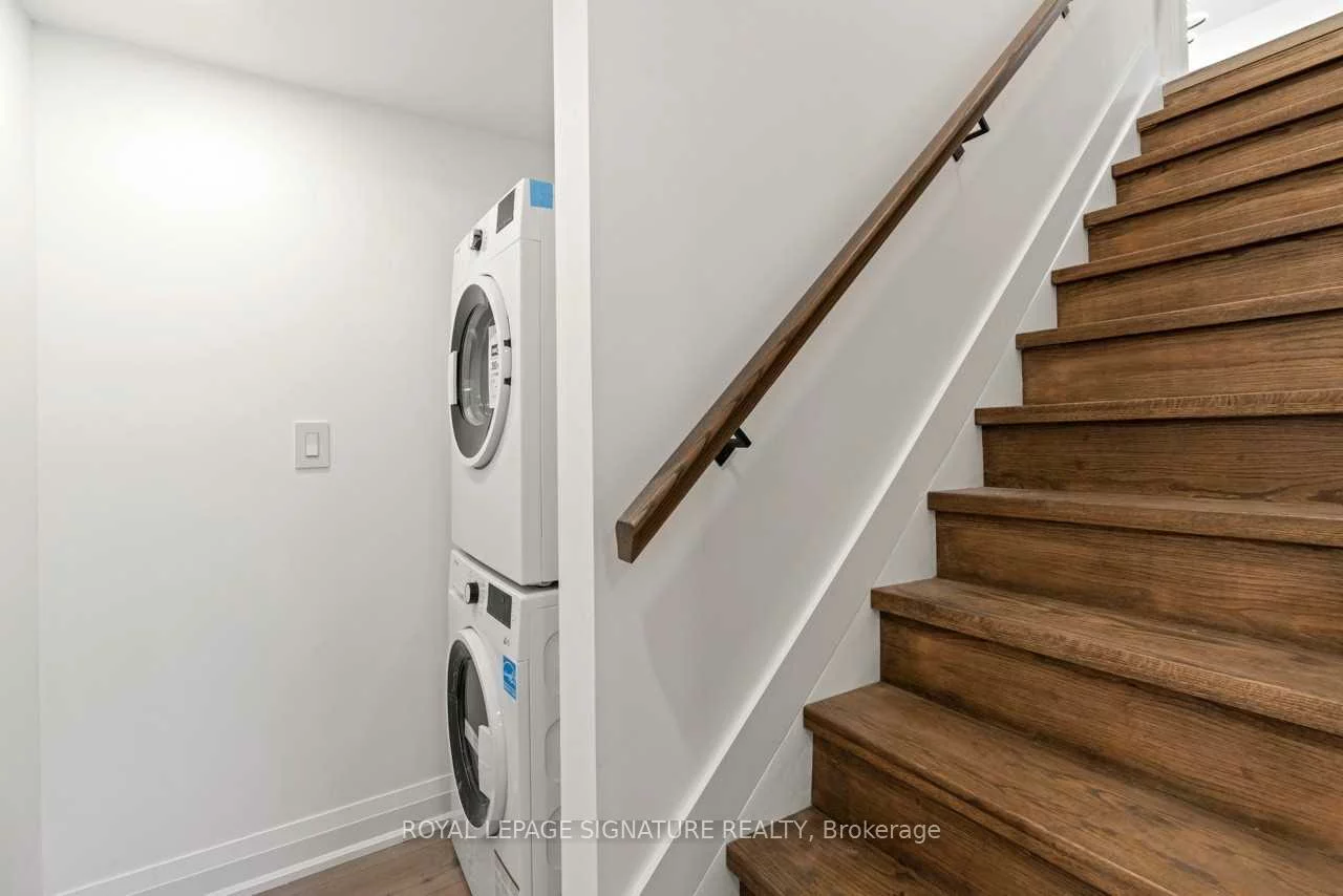 185, Lloyd, Central Newmarket, Newmarket
