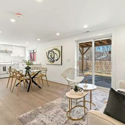 185, Lloyd, Central Newmarket, Newmarket