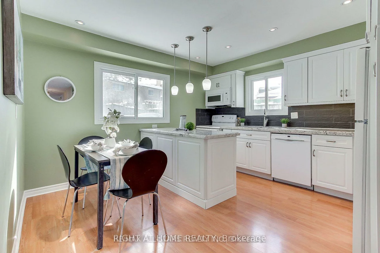 113, Lowe, Huron Heights-Leslie Valley, Newmarket