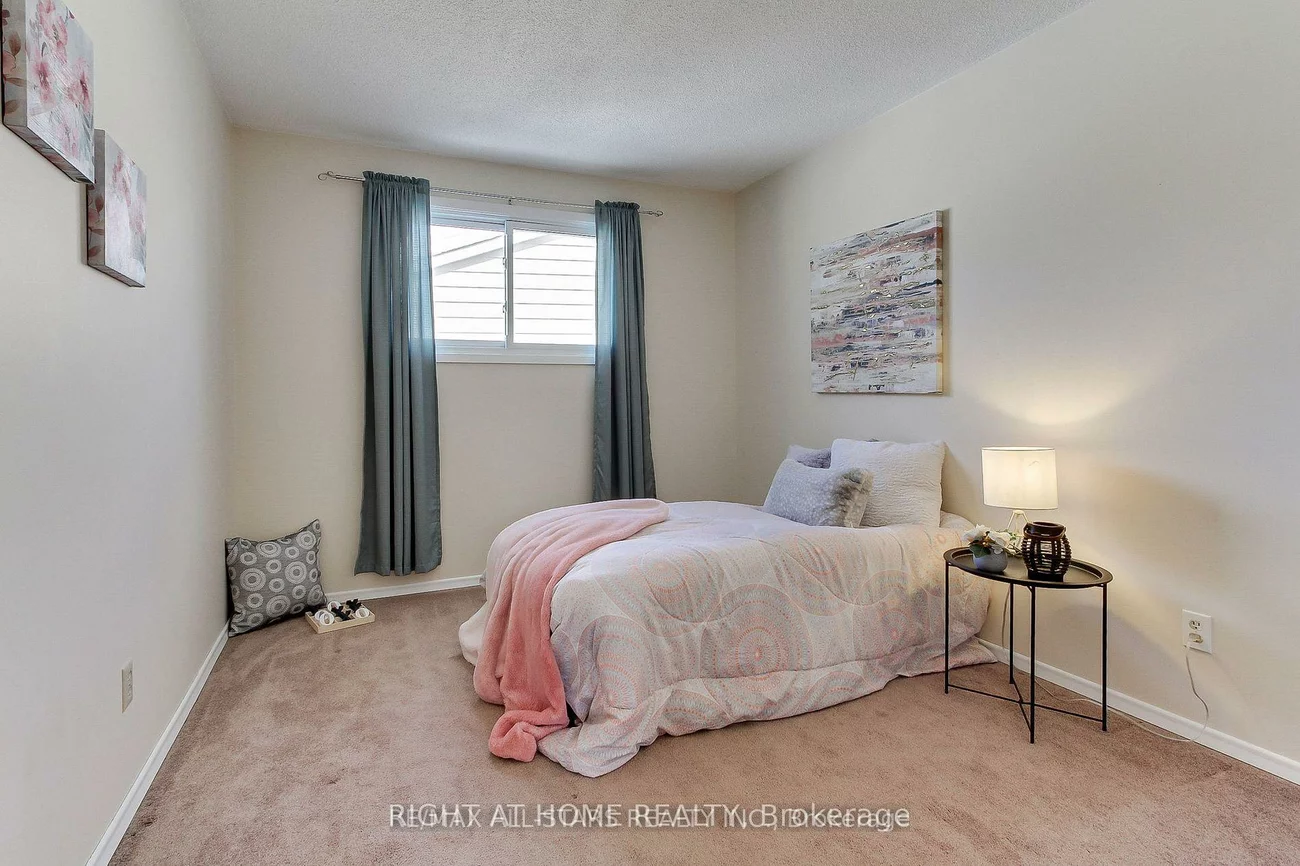 113, Lowe, Huron Heights-Leslie Valley, Newmarket