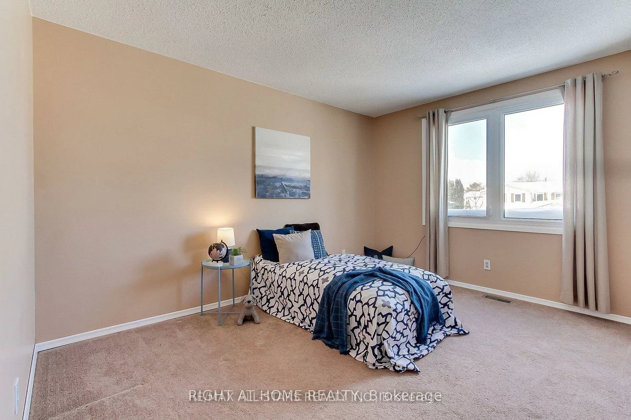 113, Lowe, Huron Heights-Leslie Valley, Newmarket