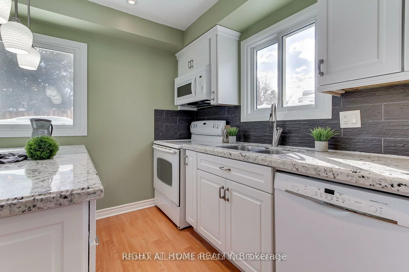113, Lowe, Huron Heights-Leslie Valley, Newmarket