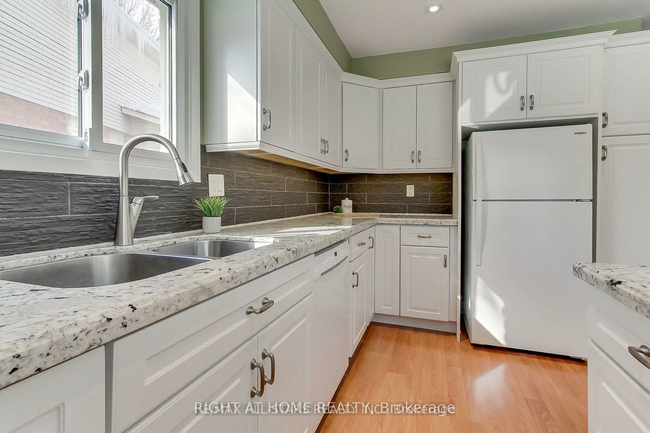 113, Lowe, Huron Heights-Leslie Valley, Newmarket