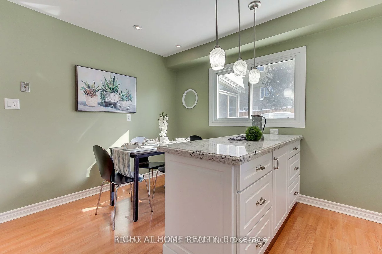 113, Lowe, Huron Heights-Leslie Valley, Newmarket