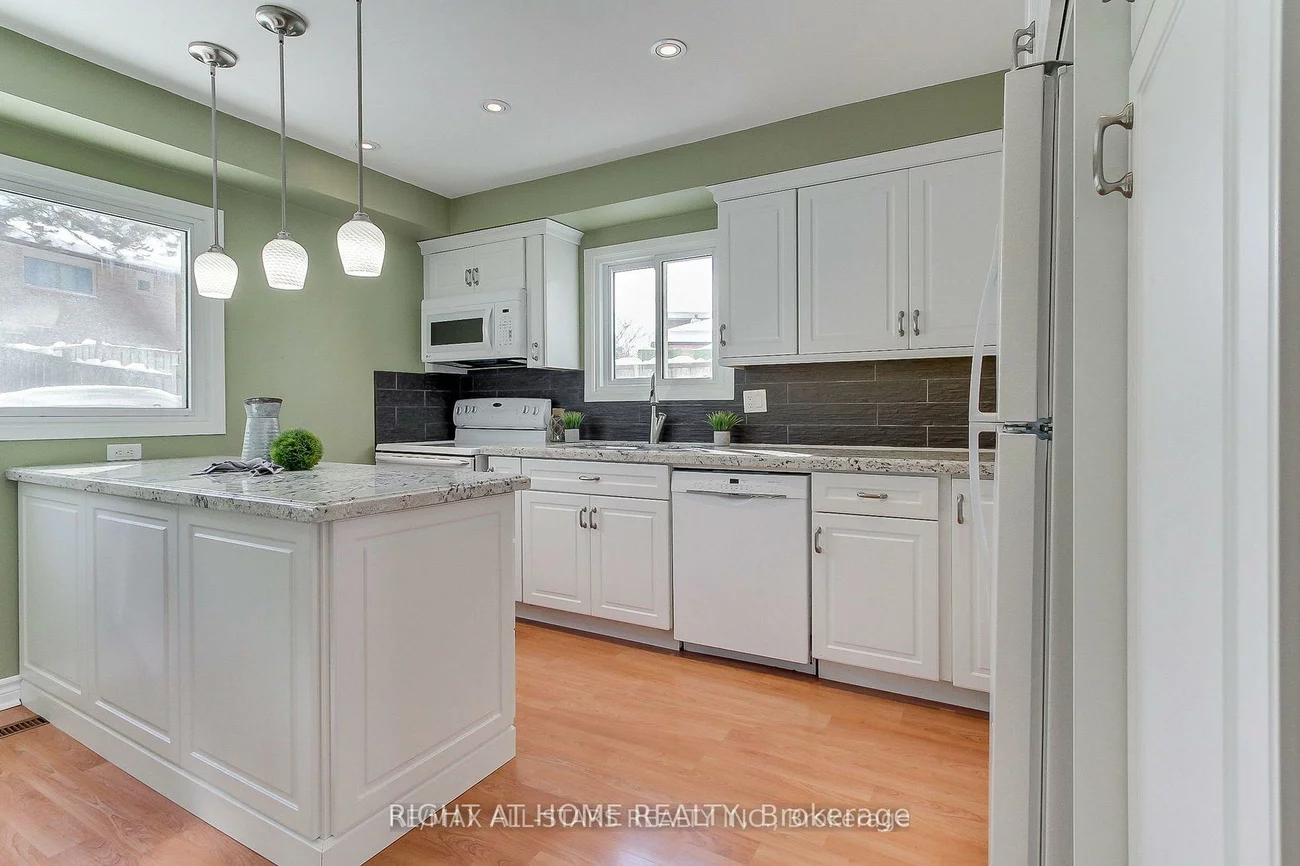 113, Lowe, Huron Heights-Leslie Valley, Newmarket