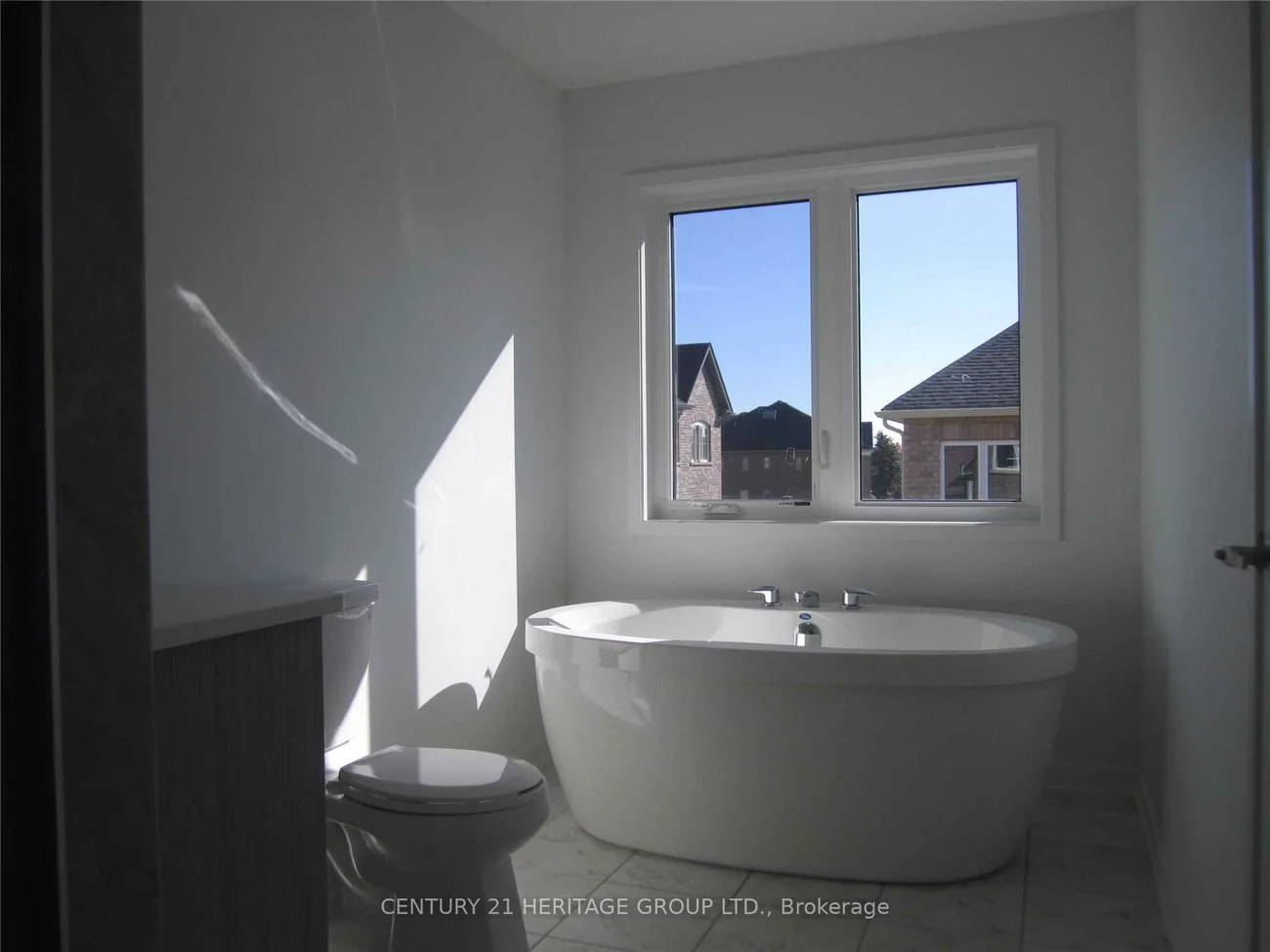 210, Harding Park, Glenway Estates, Newmarket