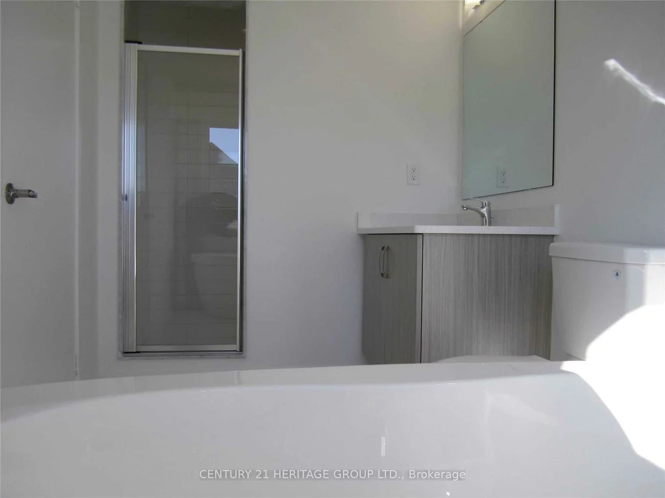 210, Harding Park, Glenway Estates, Newmarket