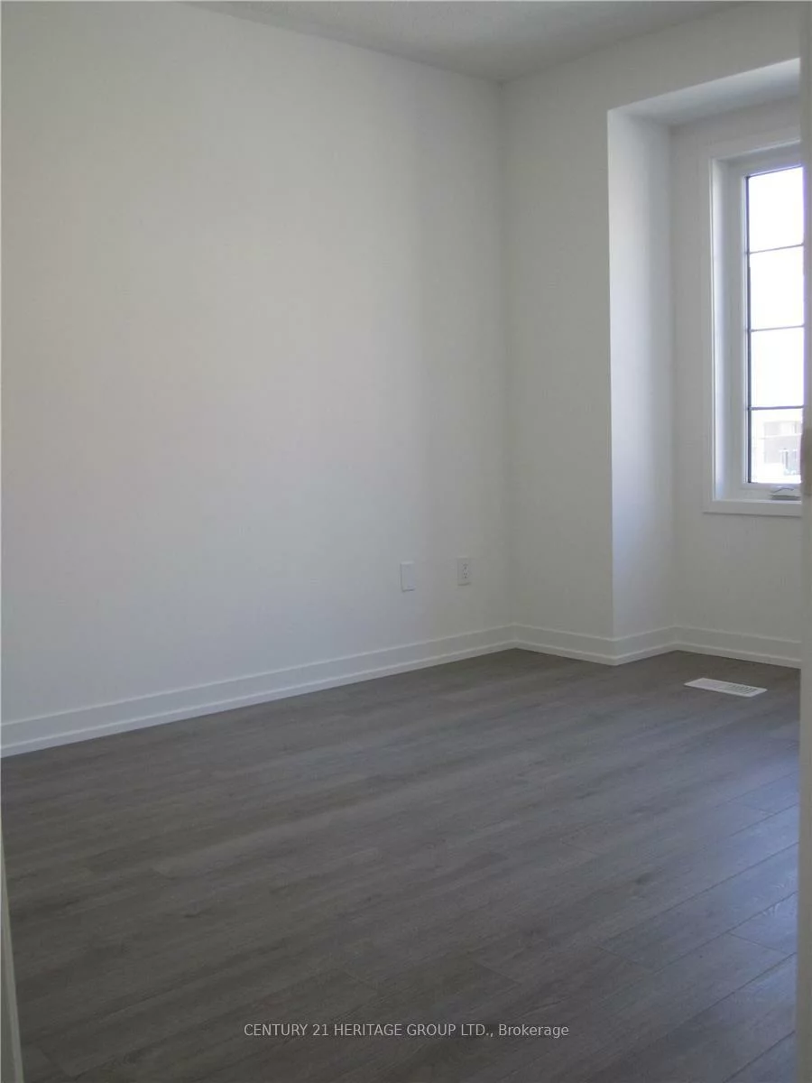 210, Harding Park, Glenway Estates, Newmarket