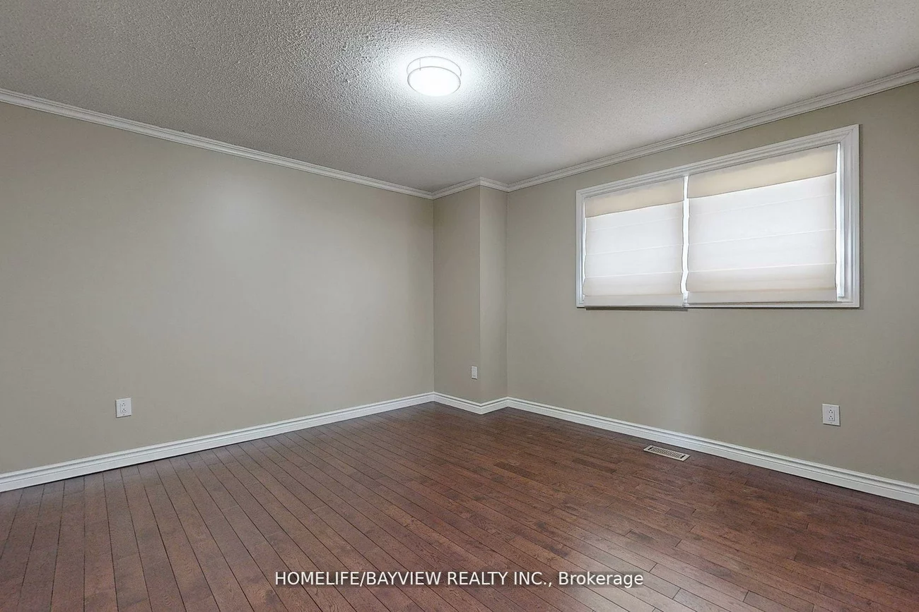 883, Leslie Valley, Huron Heights-Leslie Valley, Newmarket
