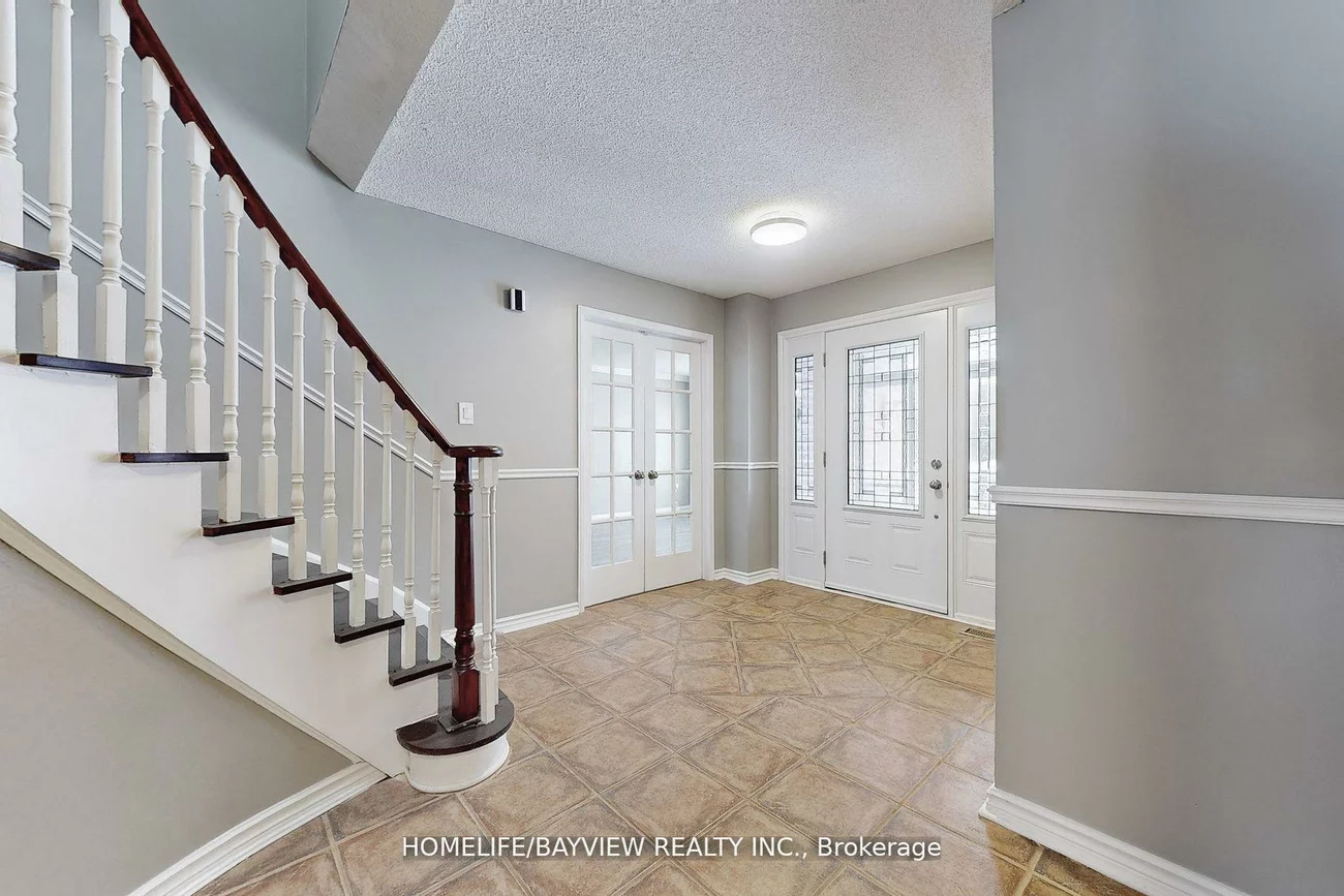 883, Leslie Valley, Huron Heights-Leslie Valley, Newmarket