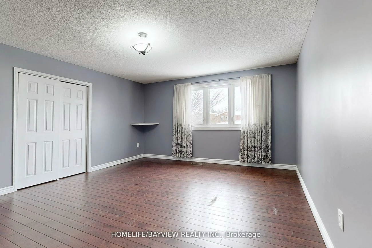 883, Leslie Valley, Huron Heights-Leslie Valley, Newmarket