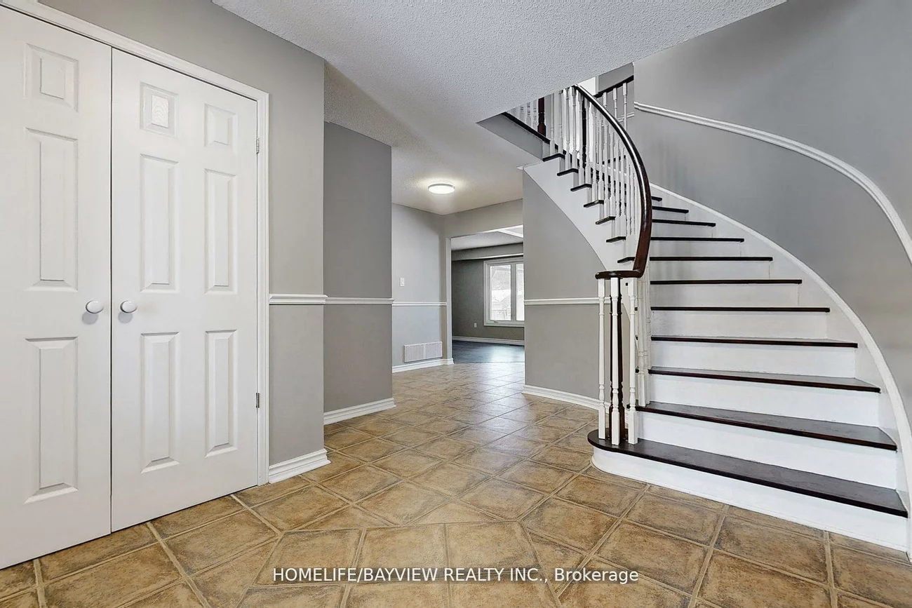 883, Leslie Valley, Huron Heights-Leslie Valley, Newmarket