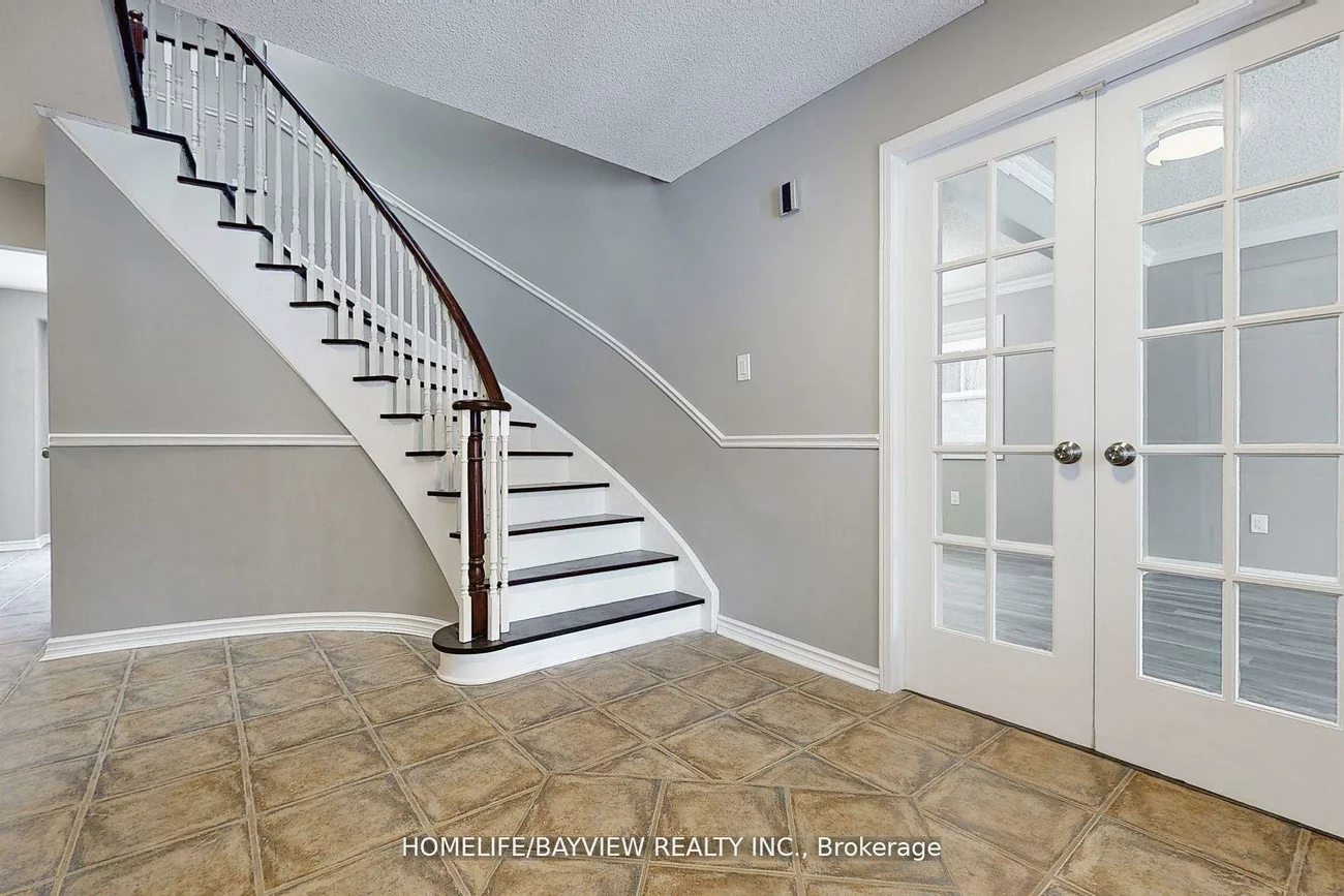 883, Leslie Valley, Huron Heights-Leslie Valley, Newmarket