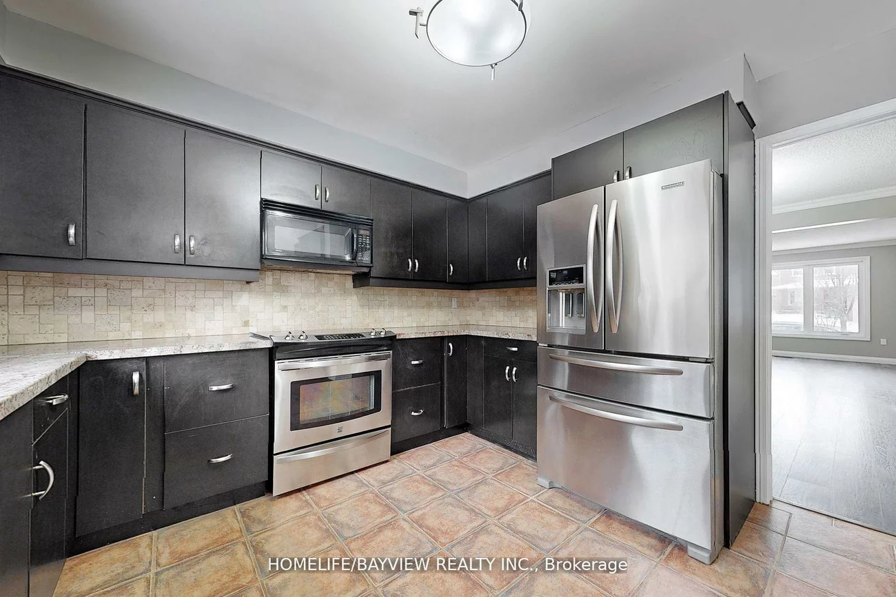 883, Leslie Valley, Huron Heights-Leslie Valley, Newmarket