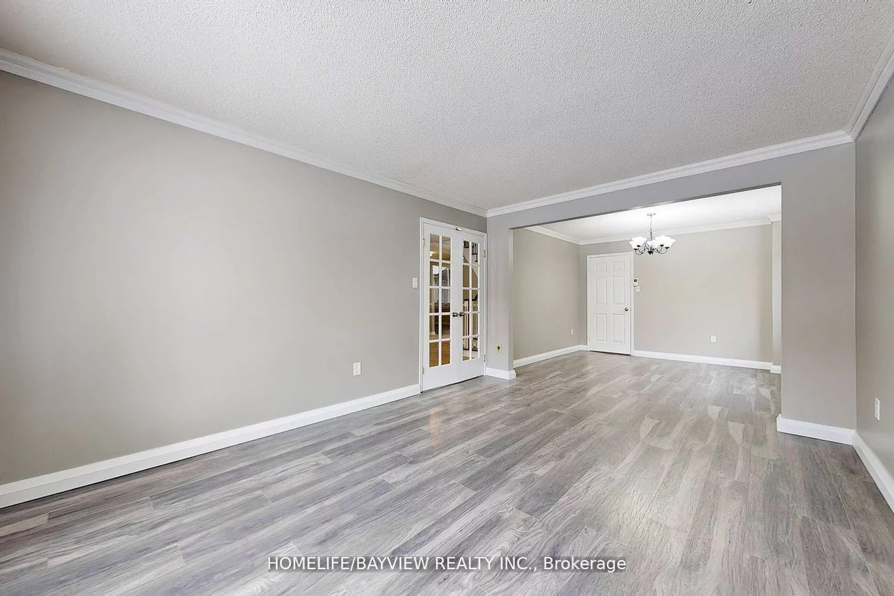 883, Leslie Valley, Huron Heights-Leslie Valley, Newmarket