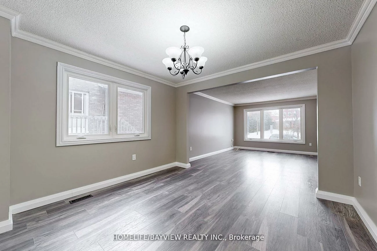 883, Leslie Valley, Huron Heights-Leslie Valley, Newmarket