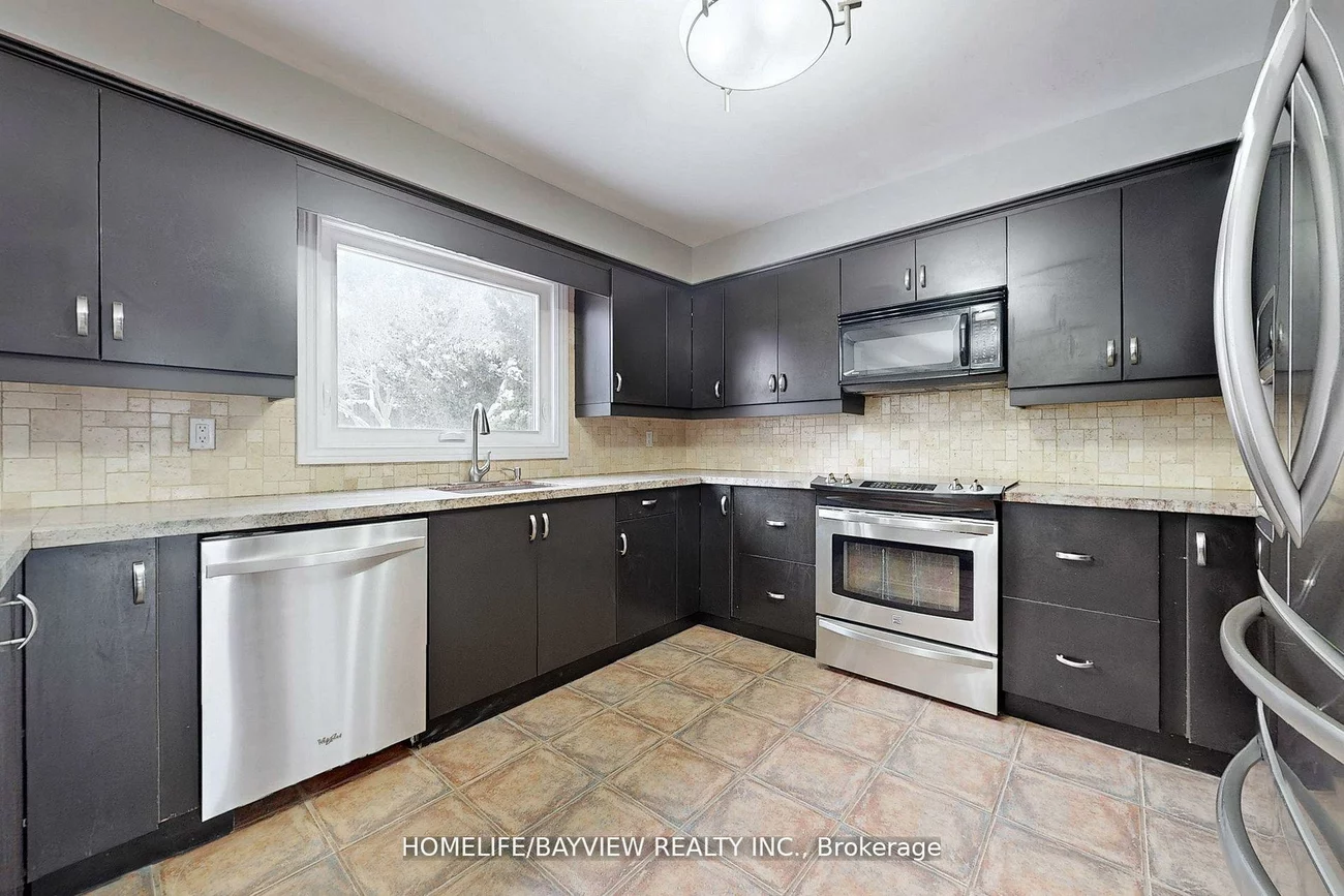 883, Leslie Valley, Huron Heights-Leslie Valley, Newmarket