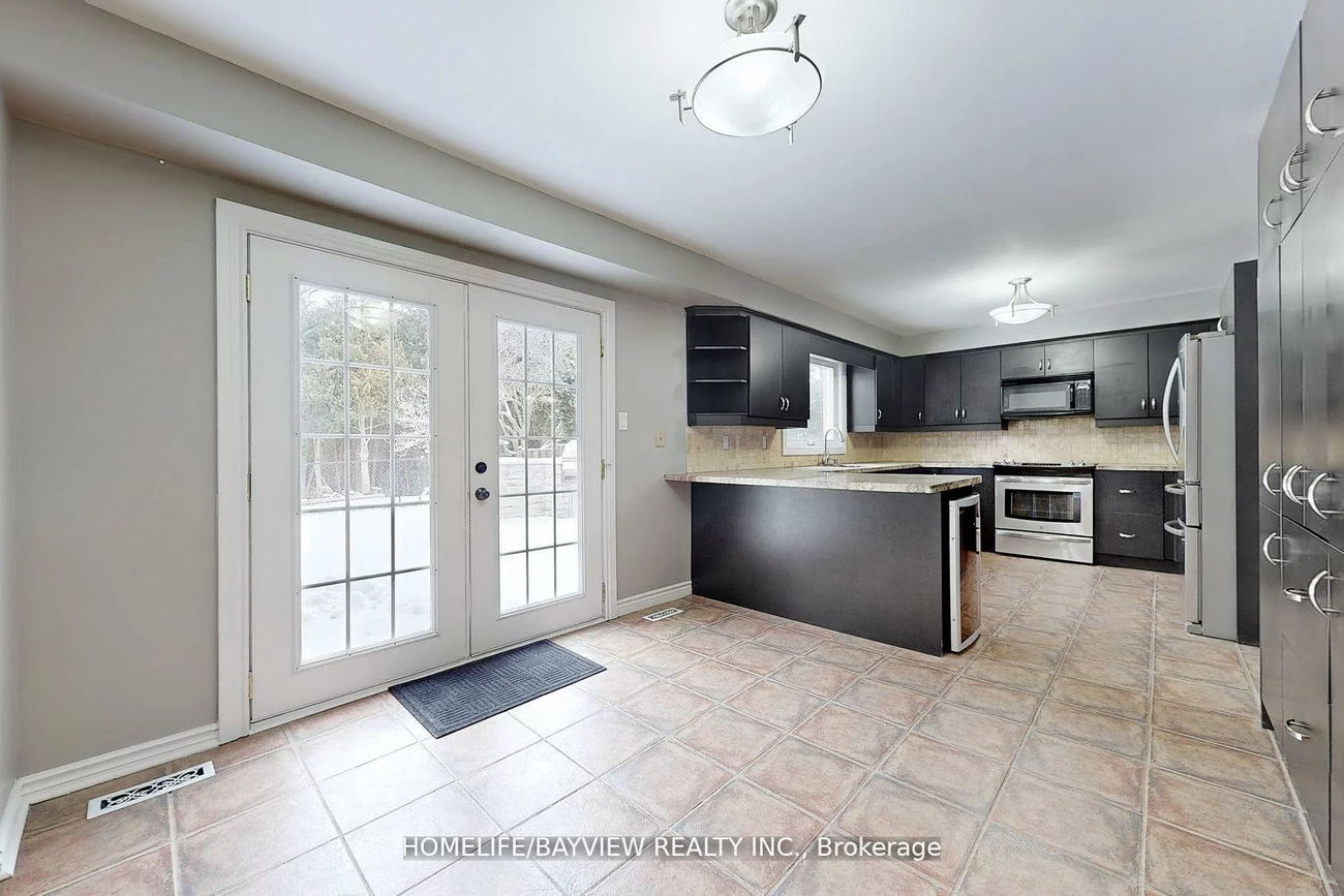883, Leslie Valley, Huron Heights-Leslie Valley, Newmarket