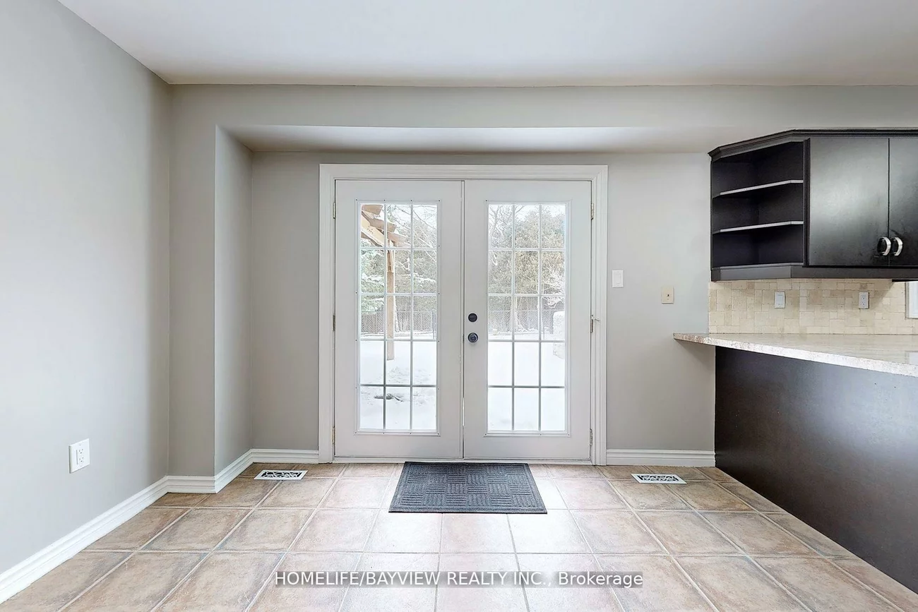 883, Leslie Valley, Huron Heights-Leslie Valley, Newmarket