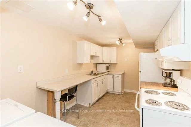 796 (Lower Floor), Botany Hill, Huron Heights-Leslie Valley, Newmarket