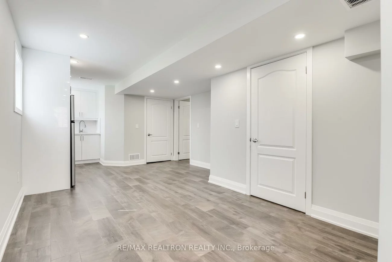 501, Clifford Perry, Woodland Hill, Newmarket