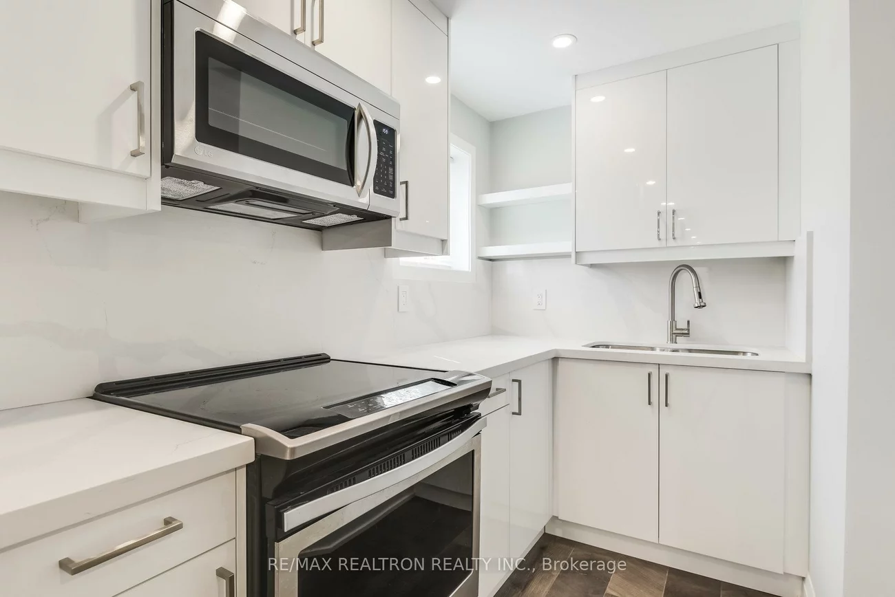 501, Clifford Perry, Woodland Hill, Newmarket