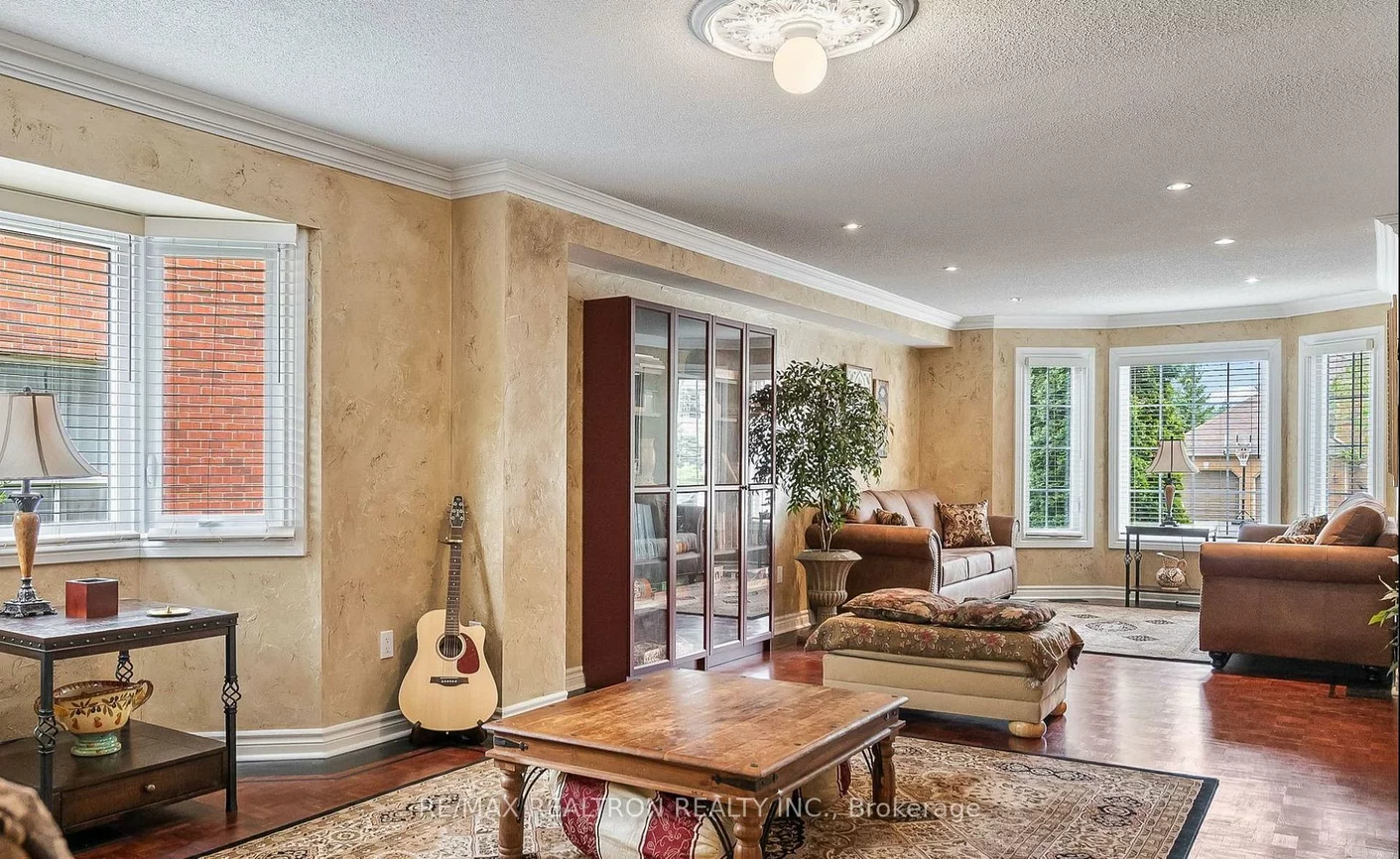 424, Mccaffrey, Glenway Estates, Newmarket