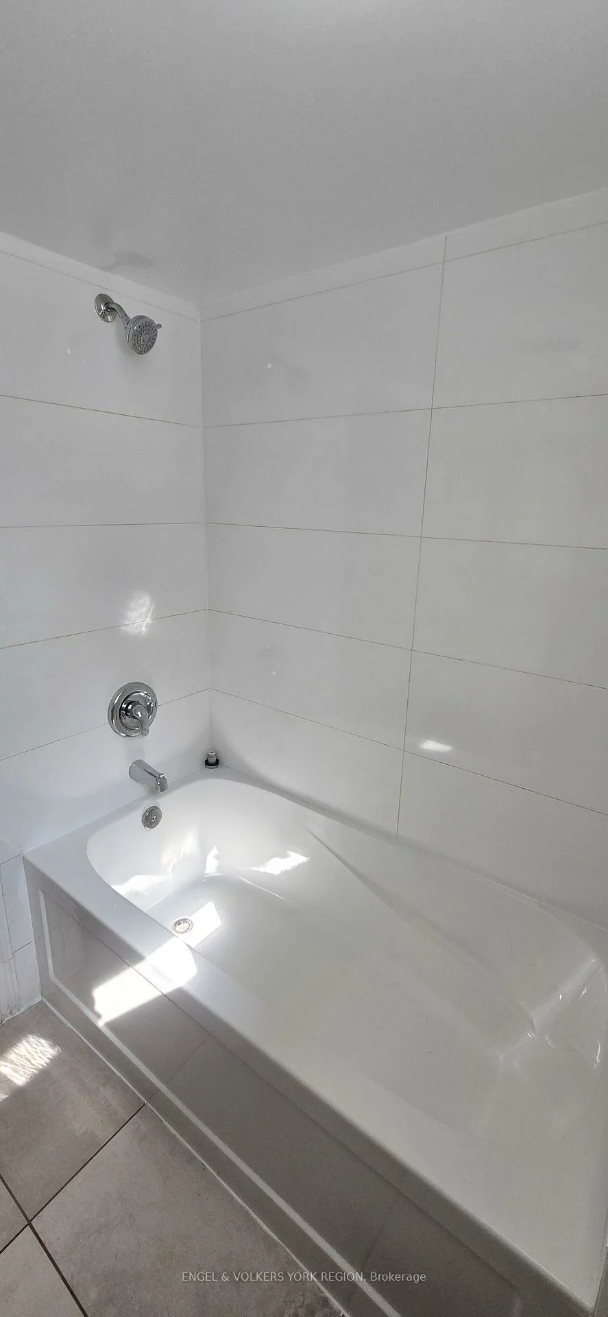 117, Septonne Ave, Bristol-London, Newmarket
