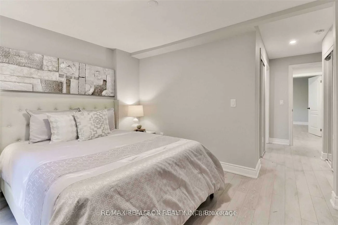 287, Penn (Main Floor), Bristol-London, Newmarket