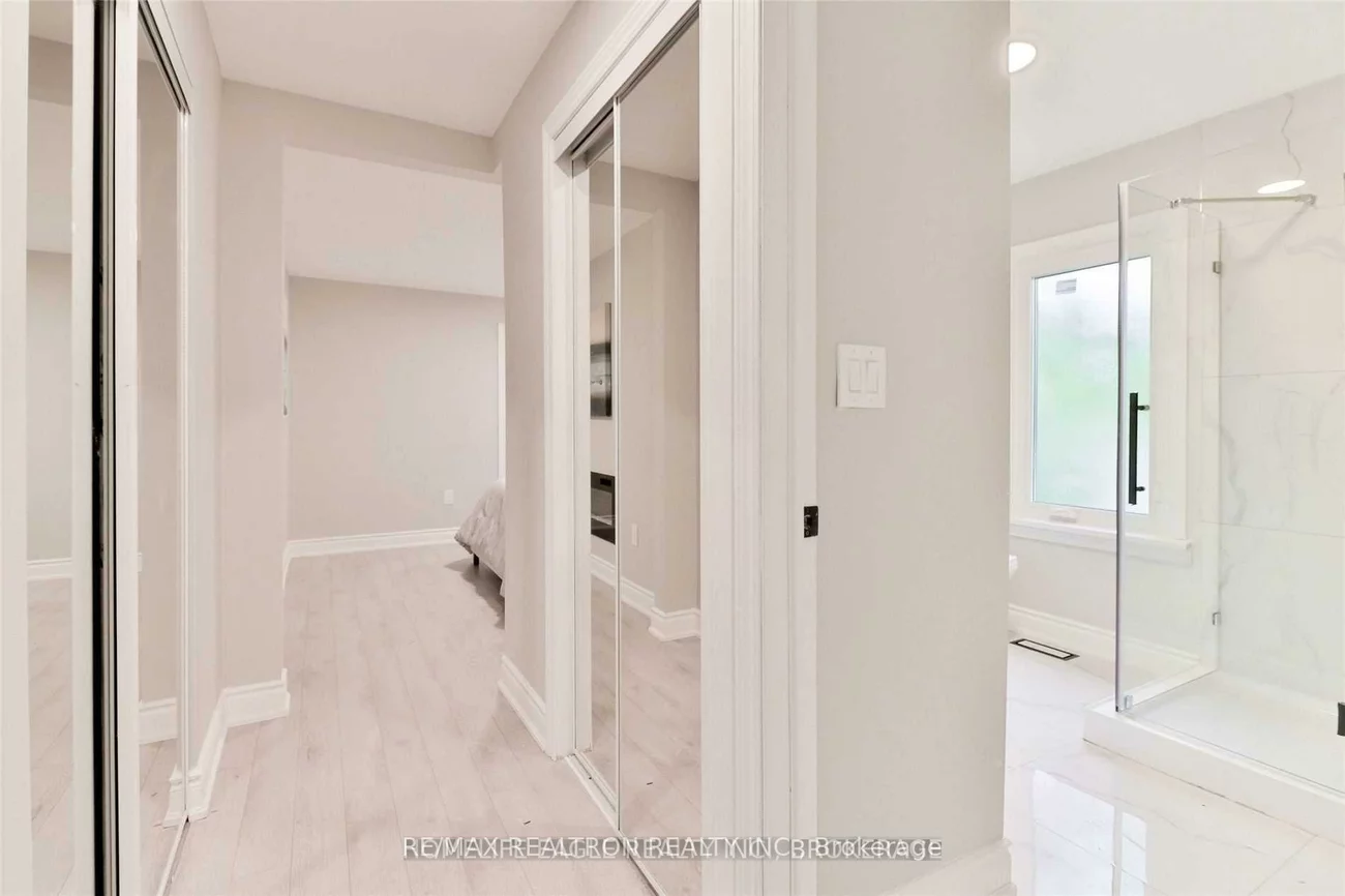 287, Penn (Main Floor), Bristol-London, Newmarket