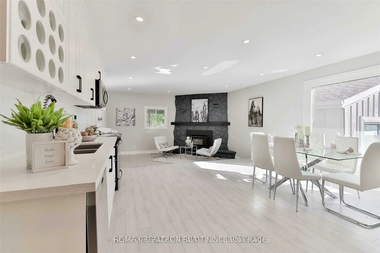 287, Penn (Main Floor), Bristol-London, Newmarket