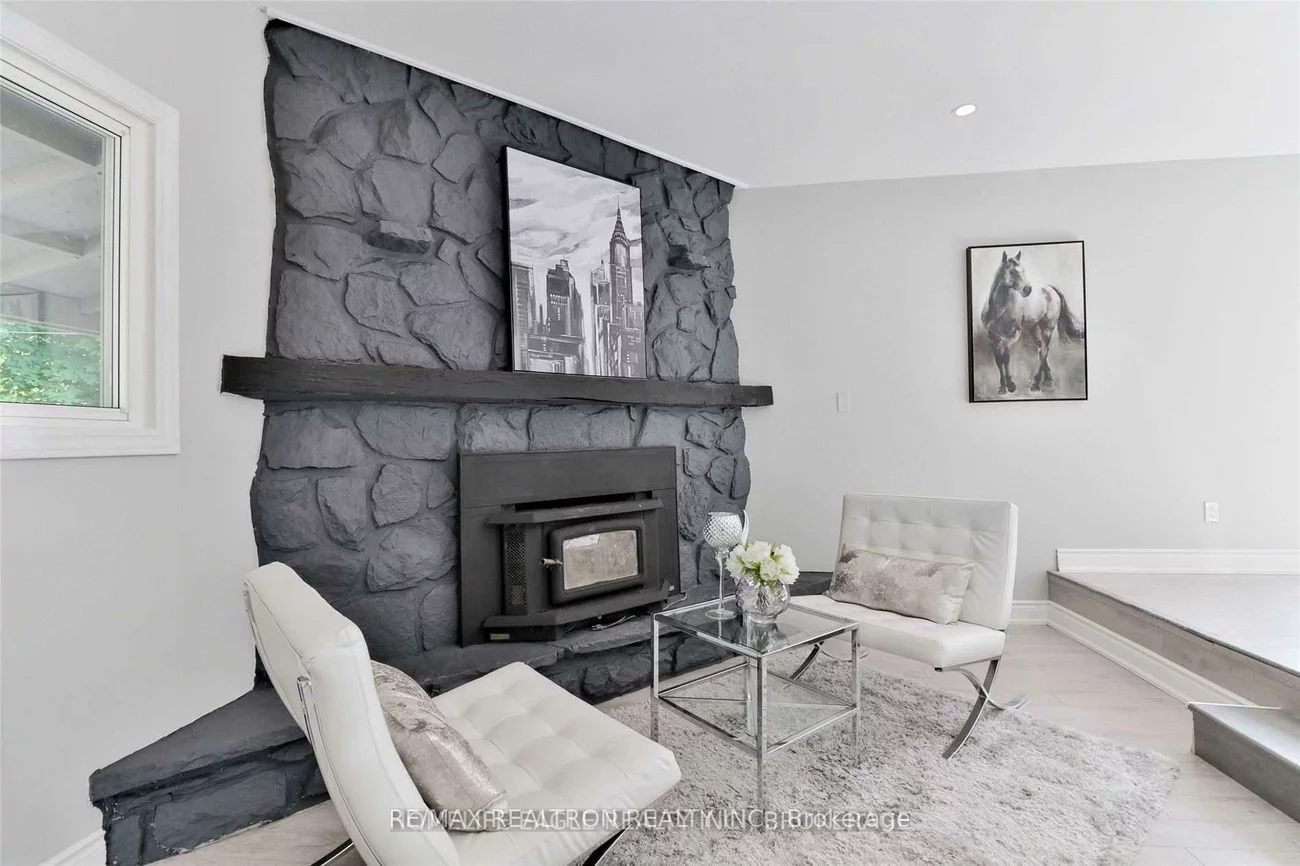 287, Penn (Main Floor), Bristol-London, Newmarket