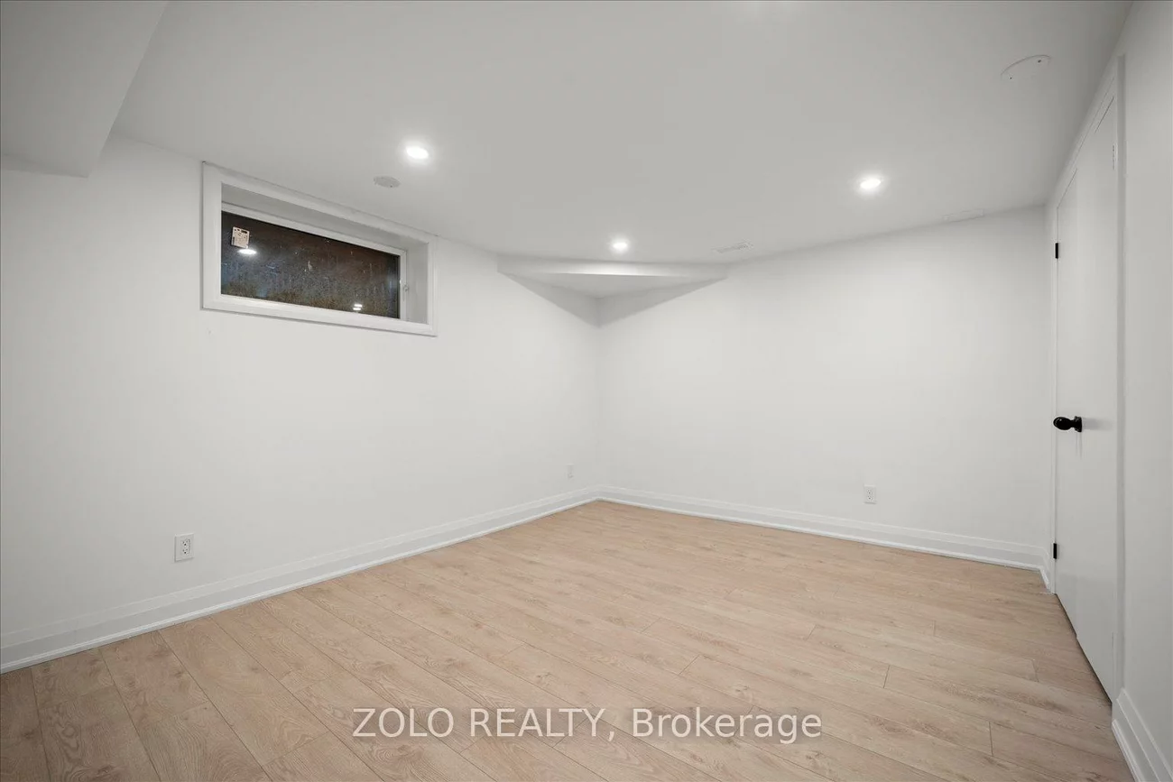 278, Alex Doner, Glenway Estates, Newmarket